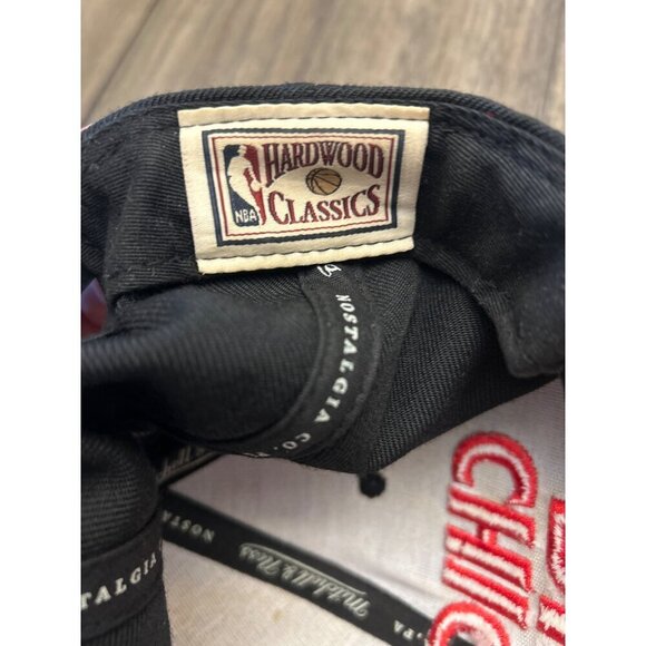 Mitchell & Ness NBA Hardwood Classics Chicago Bulls Snapback Hat - Picture 3 of 4